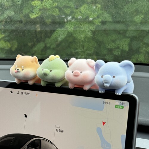 热销汽车饰品摆件卡通动物车载中控台屏幕趴趴公仔车内显示器装饰