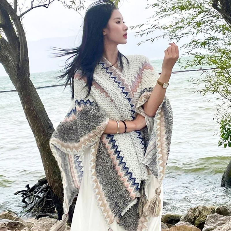 披肩女民族风云南大理丽江青海