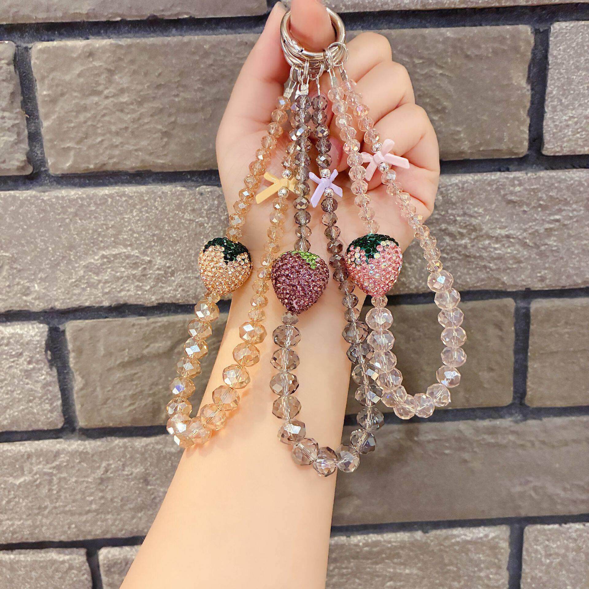 满钻水晶手机链条手机壳链挂绳一体挂链串珠手腕绳草莓