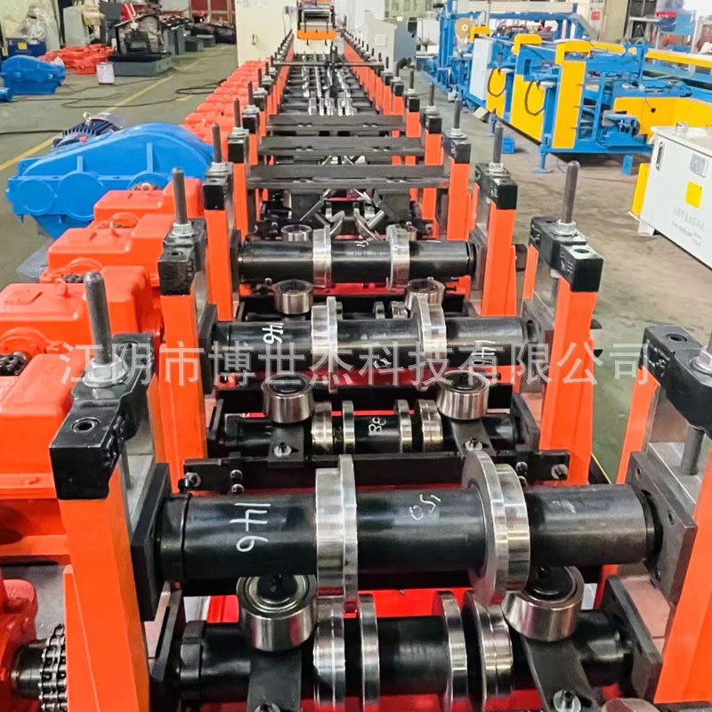 热销热销供应角铁卷圆设备料钢材开u型机角钢全自动冲孔机货源充