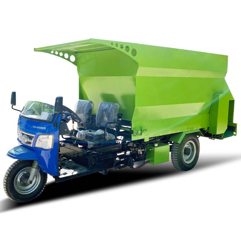 机械化喂养牛羊撒料车三轮出五方容量草饲投料车双料口牧区喂草车