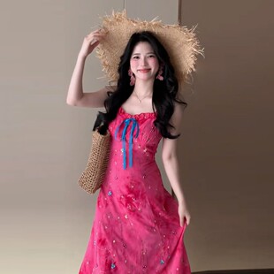 2025新款海边度假沙滩裙绝美碎花吊带连衣裙子女夏季气质收腰长裙