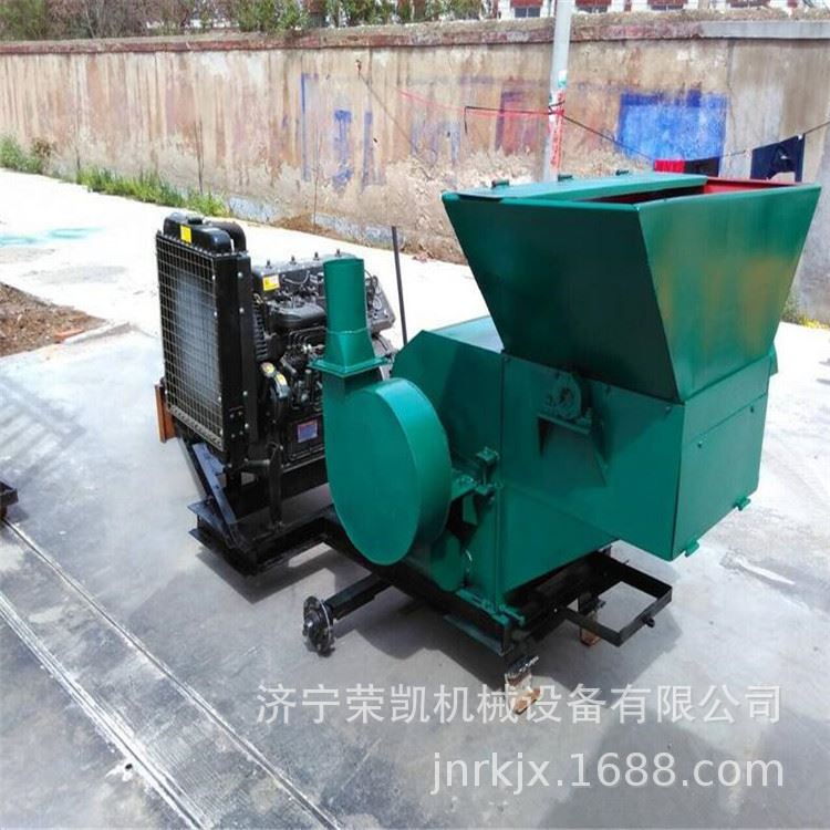 新型移动牵引秸秆粉碎机柴油机带玉米秸秆粉碎机沙克龙除尘粉碎机