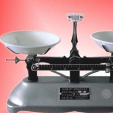 波涛大中专院学校实验室和中学生课堂实验用的天平称及配套的法码