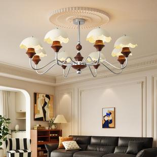 奶油中古风客厅吊灯主灯蛋壳高级感新款护眼法式餐桌餐厅卧室灯具
