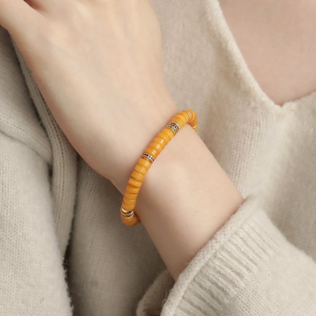 蜜蜡直切隔珠弹力手串时尚百搭高级感单圈民族风新中式手链S12538