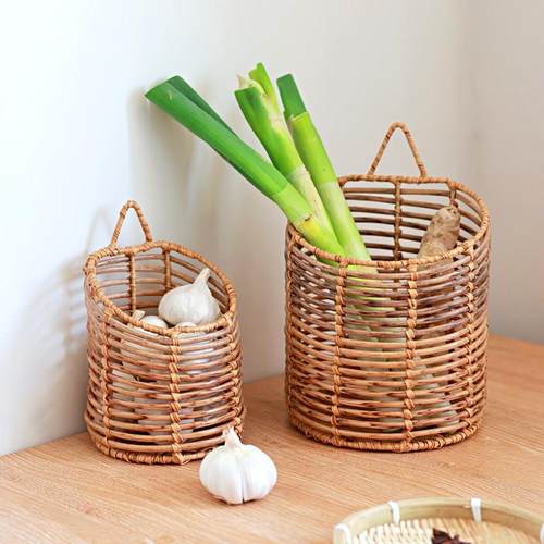 厨房葱姜蒜收纳篮置物架壁挂式生姜大蒜收纳神器墙上彷藤防水挂篮