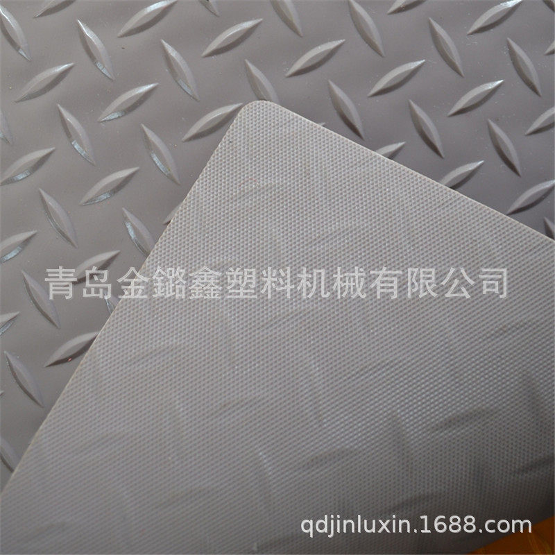 源头厂家批发塑料工业地毯地垫人字纹铜钱纹加厚防滑耐磨