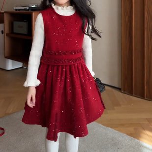 女童年服套装秋冬款2026新款洋气儿童红色加厚马甲百褶裙