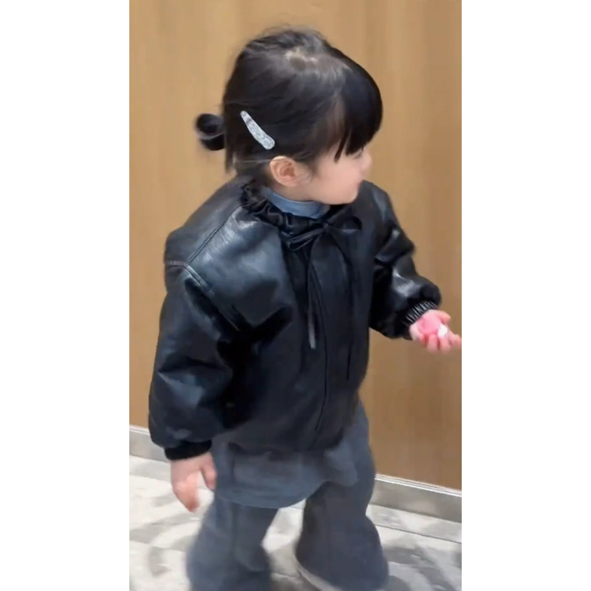 女童秋冬套装2025女宝宝加厚皮衣外套屁帘加绒喇叭裤打底衫三件套,童装/婴儿装/亲子装,套装,淘宝优惠券,粉丝福利购,淘宝优惠卷