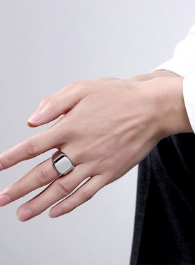 2021 Fashion Simple Style Black Square Ring Classic Ring