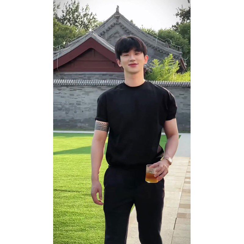 cleanfit纯黑色修身紧袖口t恤男款痞帅显肌肉三分短袖王嘉尔同款