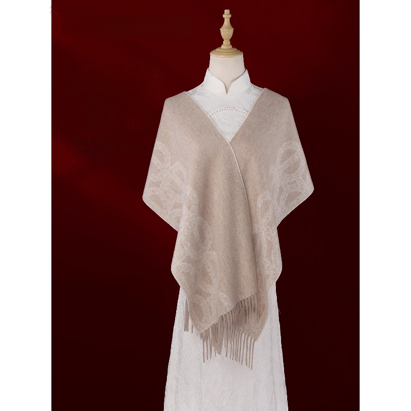 中国风刺绣羊毛围巾女冬季流苏披肩送妈妈实用长款红色保暖礼盒装