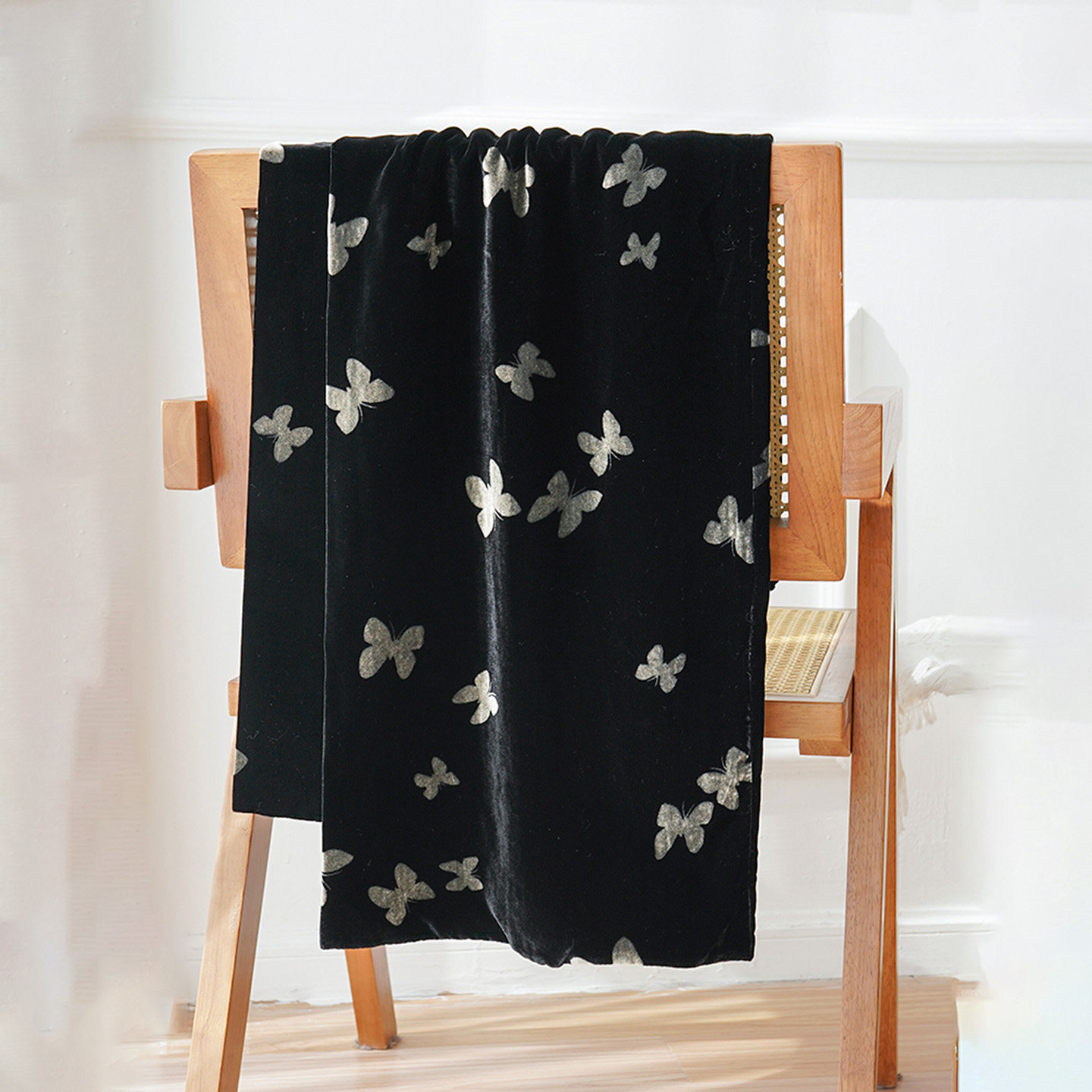 桑蚕丝秋冬丝绒蝴蝶披肩围巾女中国风真丝双层保暖旗袍外搭两用长