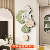 九鱼图钟表挂钟客厅2025新款 挂墙时钟现代简约高级电视背景墙装 饰