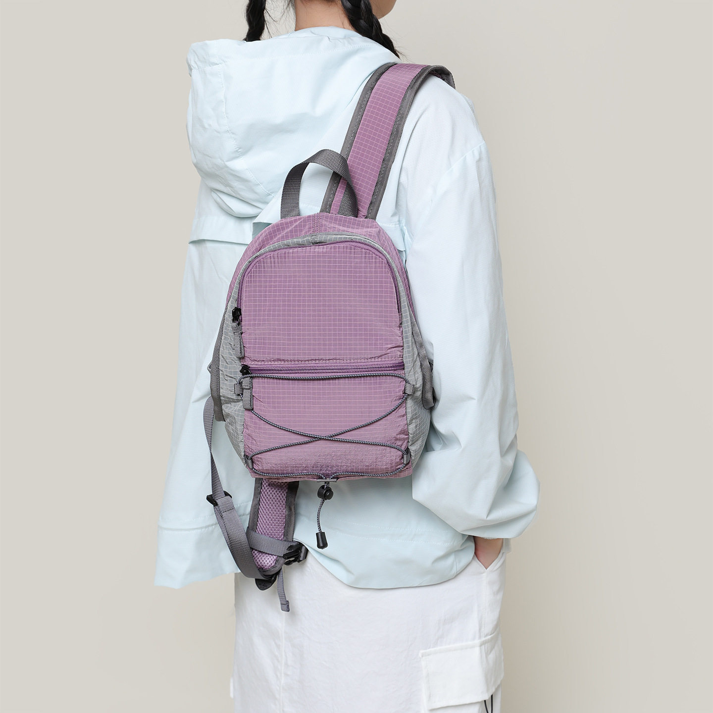 超轻量化徒步双肩包户外登山小包女式小型背包休闲小容量书包轻便