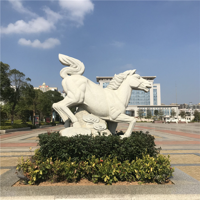 大理石马雕工精湛现代风格雕塑