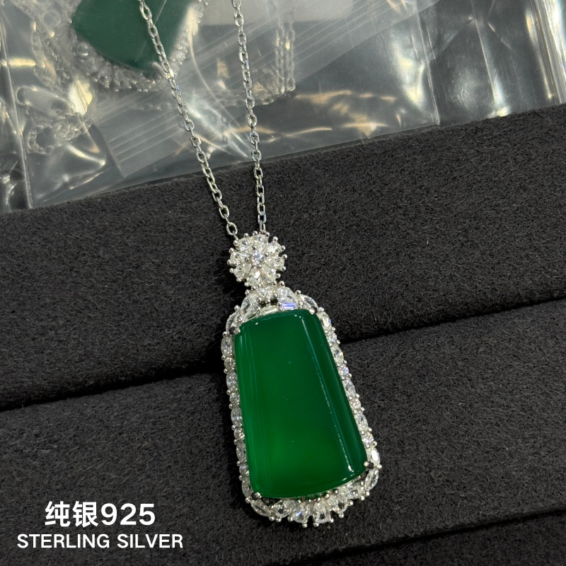纯银S925国风新中式绿排镶嵌白钻玉髓绿件花头吊坠项链牌冰种