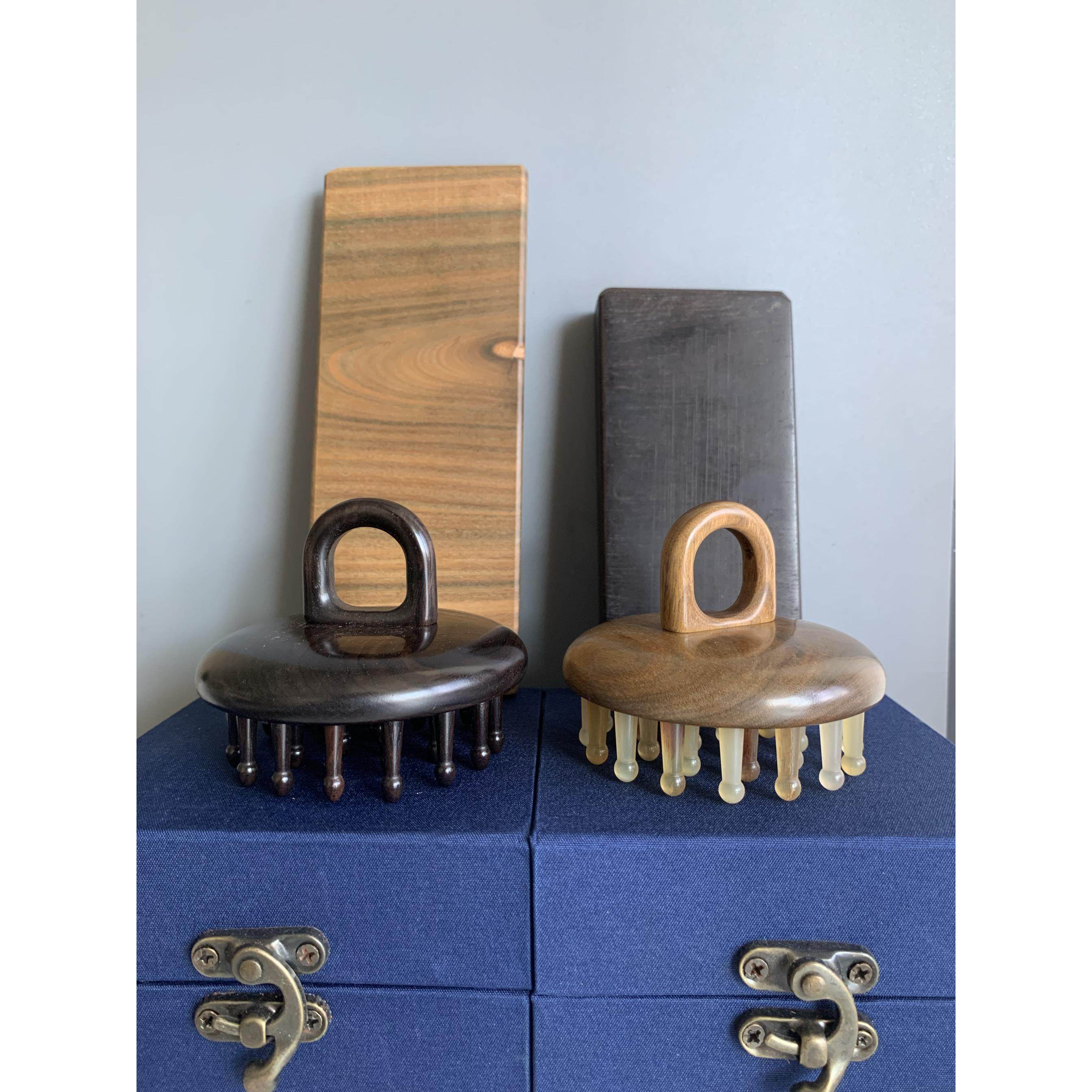 匠心红牛角按摩梳绿檀木头部经络28钉指环羊角梳头疗馆专用