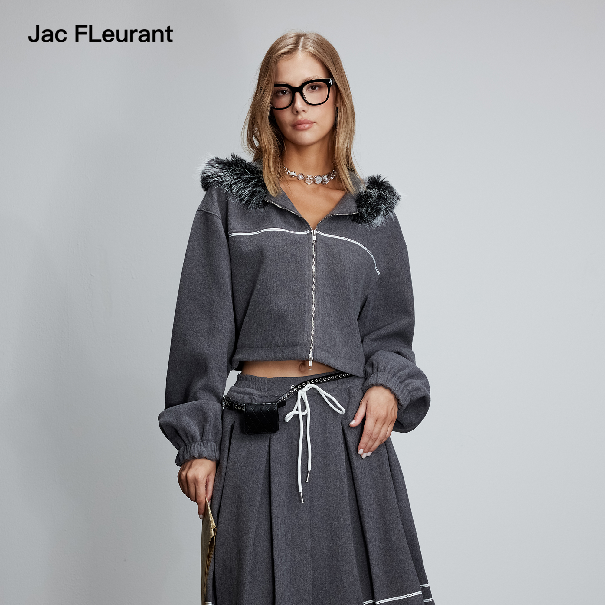 JAC FLEURANT2025秋冬新款灰色连帽拼毛织带毛呢外套百褶裙套装