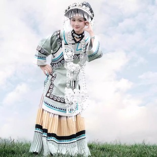少数民族风服饰黄绿色彝族服装套装中华传统服饰苗疆大凉山火把节