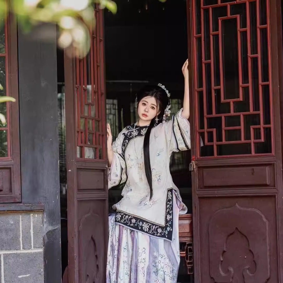 清汉女重工刺绣晚清斜襟圆领上衣印花马面裙清代汉服国风格格服