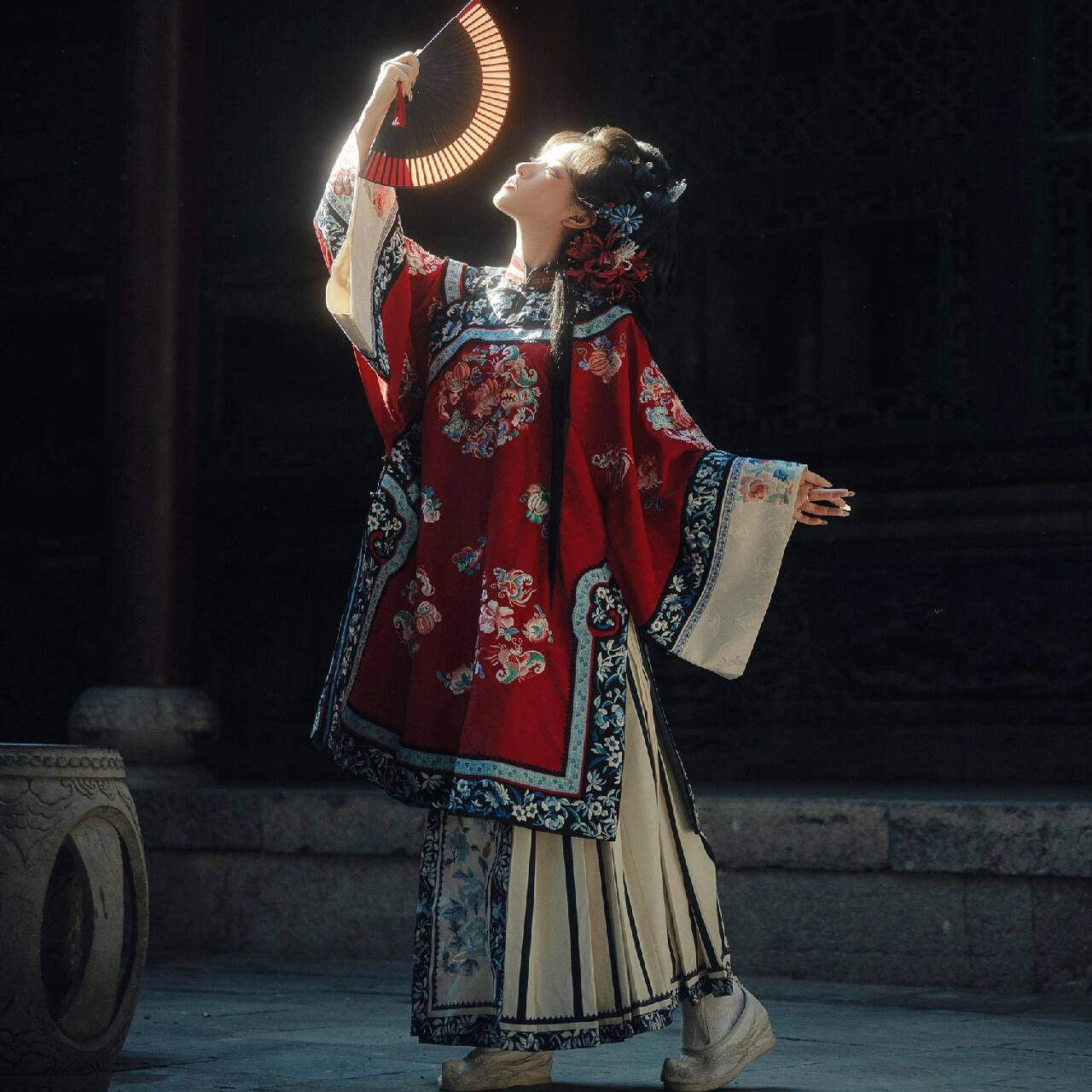 女清代清朝旗袍宫廷重工刺绣红格格服旅拍徽商少奶奶新中式古董衣
