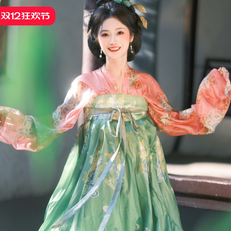 一袭汉服惊艳时光古韵自来