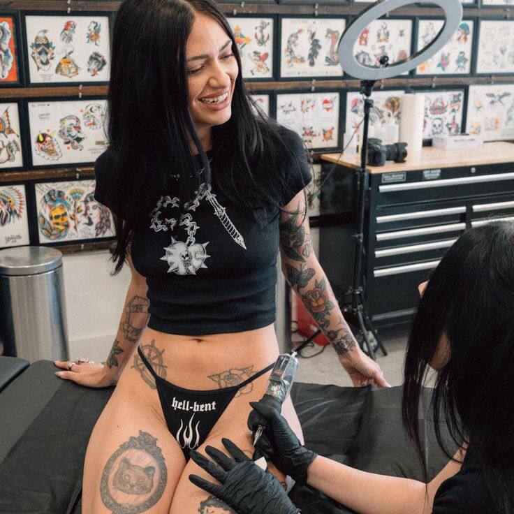 Y2K暗黑哥特风锁链爱心锤复古露脐T恤亚文化街头辣妹修身短款短袖