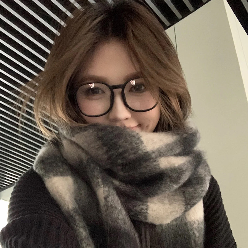 黑白格子围巾女冬季高级感加厚仿羊毛绒围脖保暖美式棕色情侣披肩