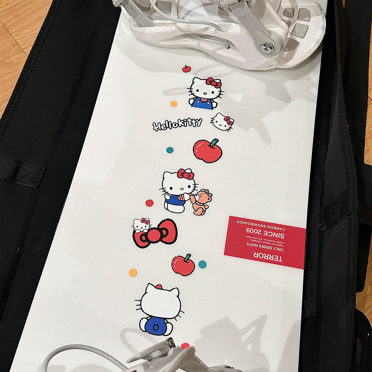 哈喽kitty雪板贴纸单板防水自粘卡通贴防刮防磨损可爱装饰用品