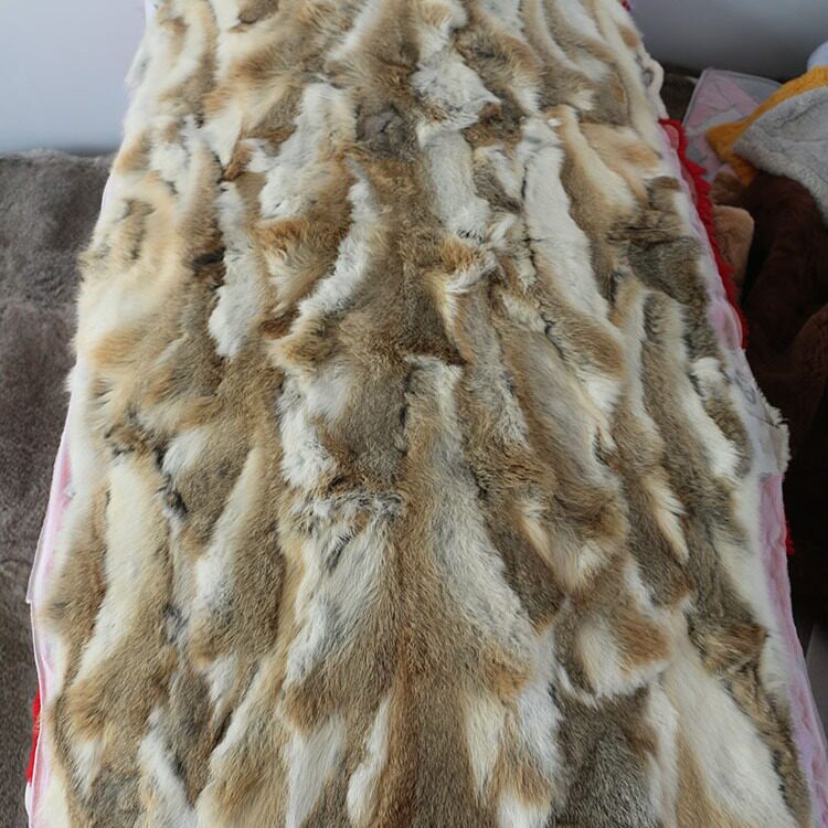 厂家直销拼接兔毛毯子布料兔皮制衣内胆面料拍照背景床尾毯布面料