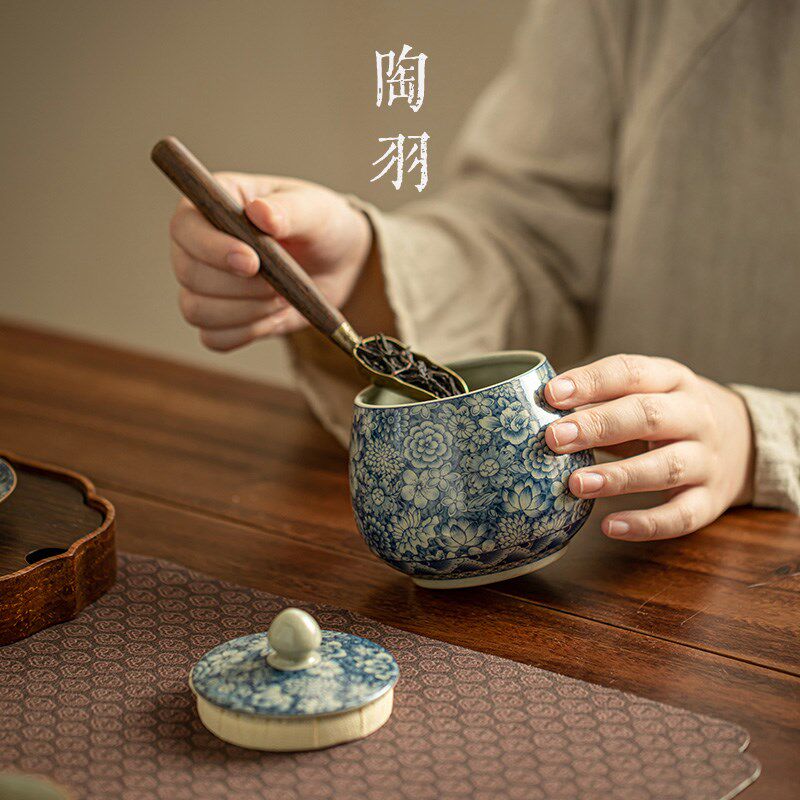 青花陶瓷茶叶罐小号密封罐复古禅意普洱茶叶存储罐大号汝窑醒茶罐