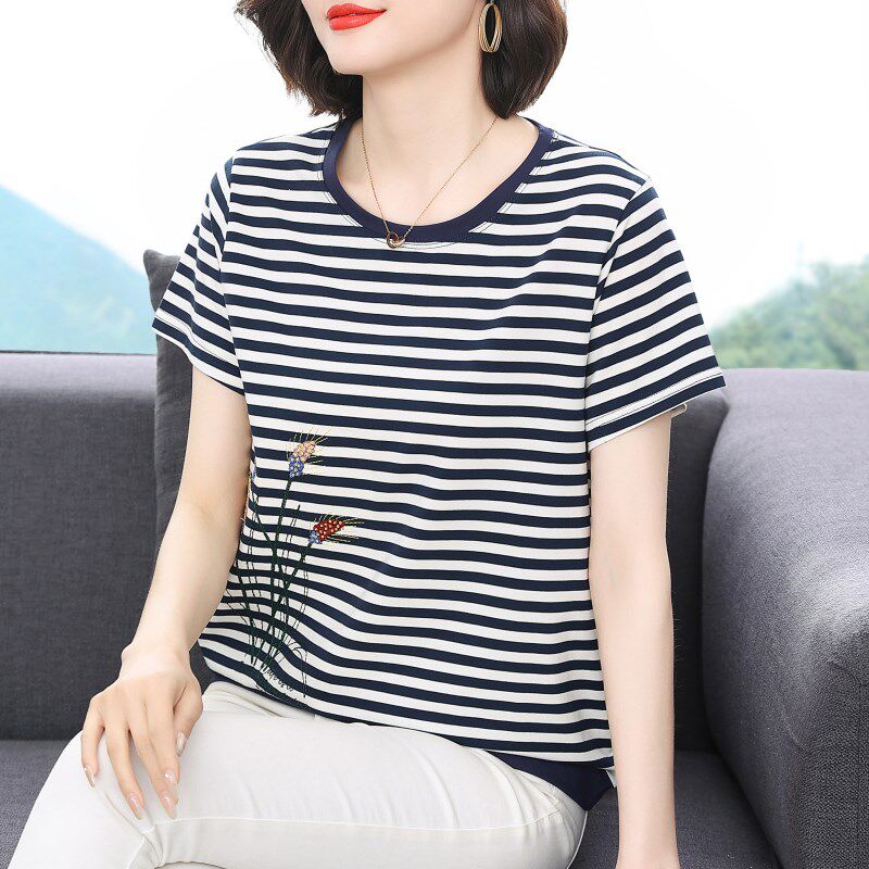 纯棉短袖t恤女妈妈夏装2024新款中老年人条纹洋气小衫大码上衣服