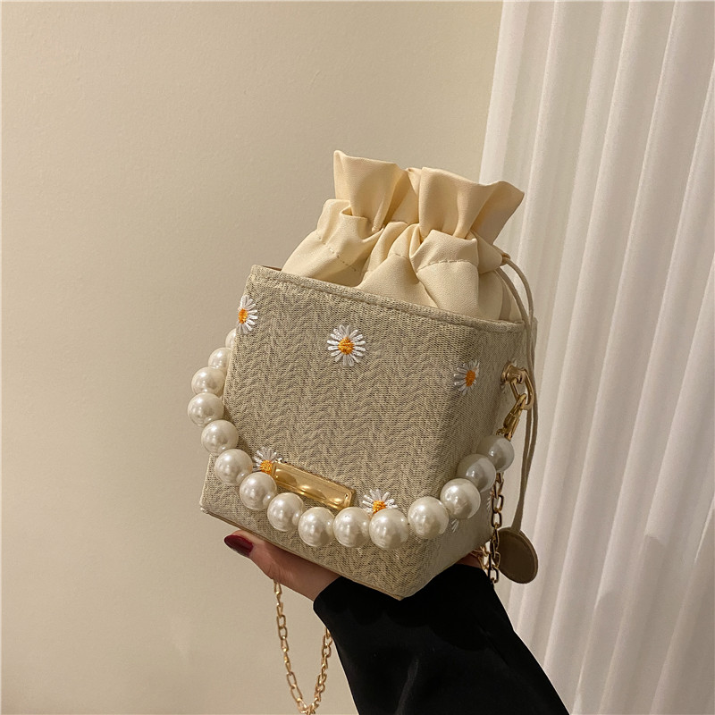 高级感网红盒子草编包女夏2022新款时尚设计感小众链条手提斜挎包