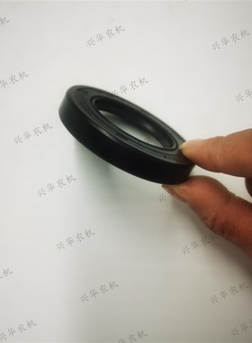 迪尔5-拖拉机农机配件AZ49290密封圈油封 后桥壳体动力输出油封