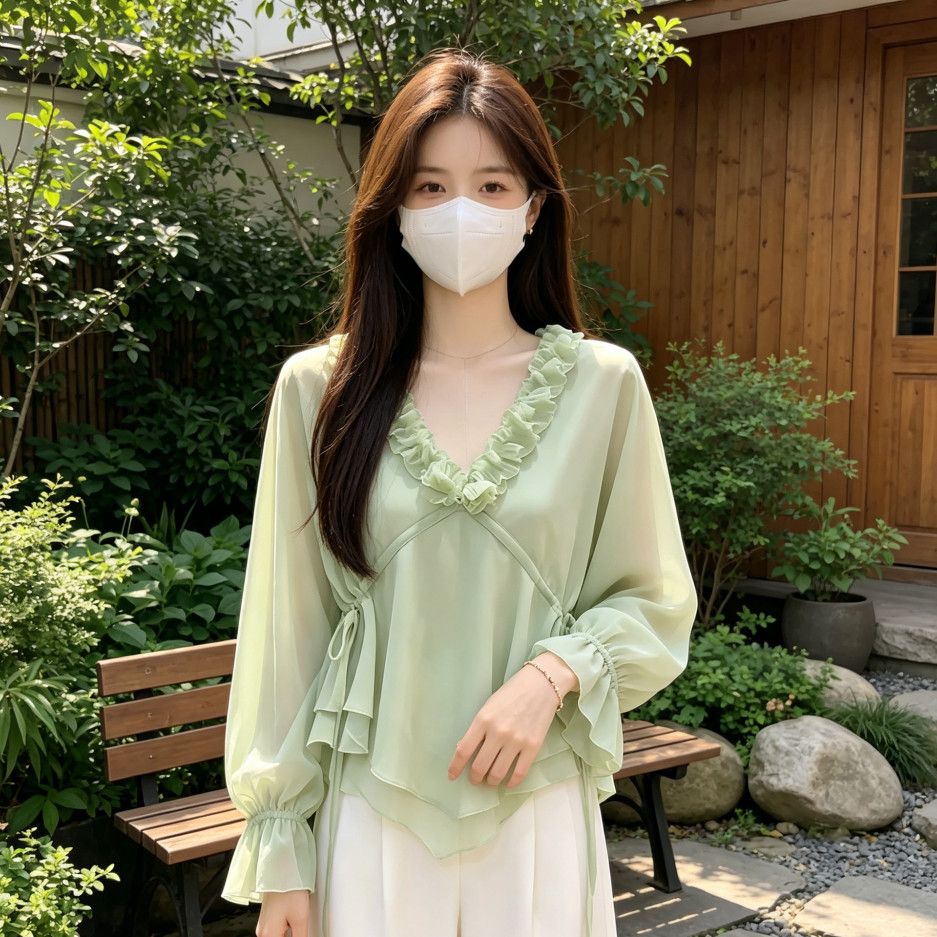 2026新款绿色V领木耳边雪纺衬衫女收腰抽绳不规则下摆喇叭袖上衣