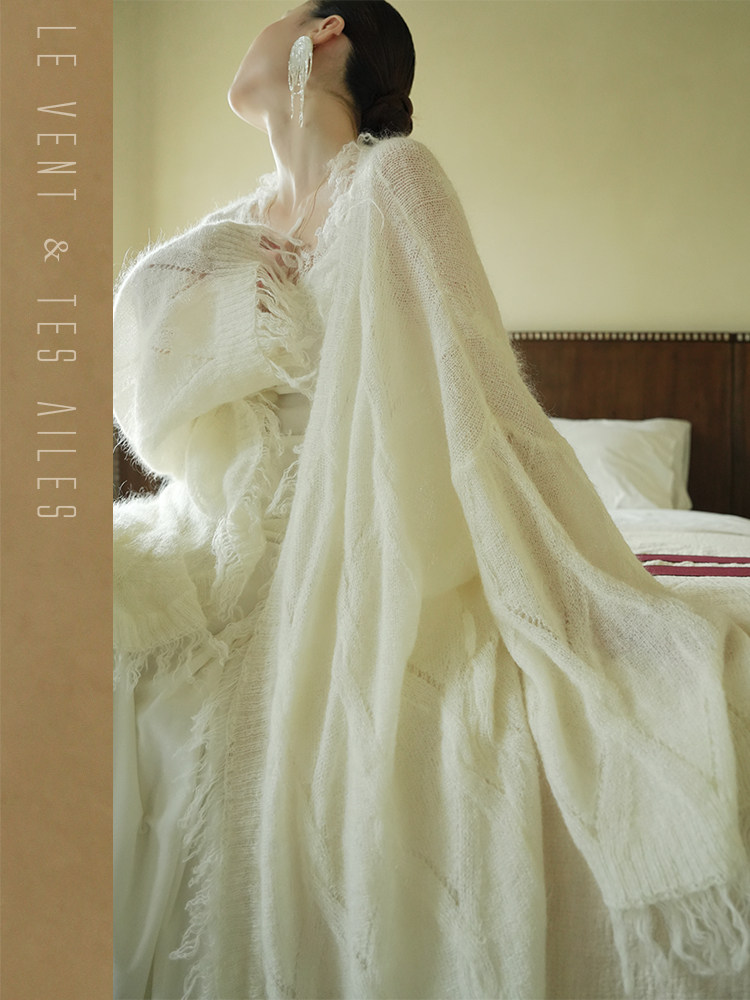 LE VENT&TES AILES · Hokkaido First Snow · Luxurious French Mohair Wool Tassel Sweater for Autumn