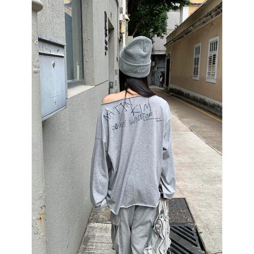 【官网正品】MatinKim街头涂鸦字母印花长袖T恤女夏宽松斜肩上衣