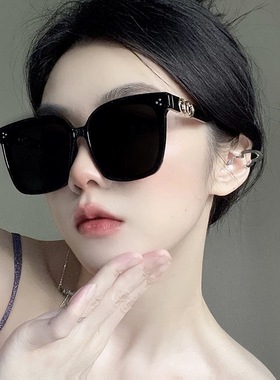 新款太阳镜女高级感金属铰链三点米钉网红同款防紫外线墨镜