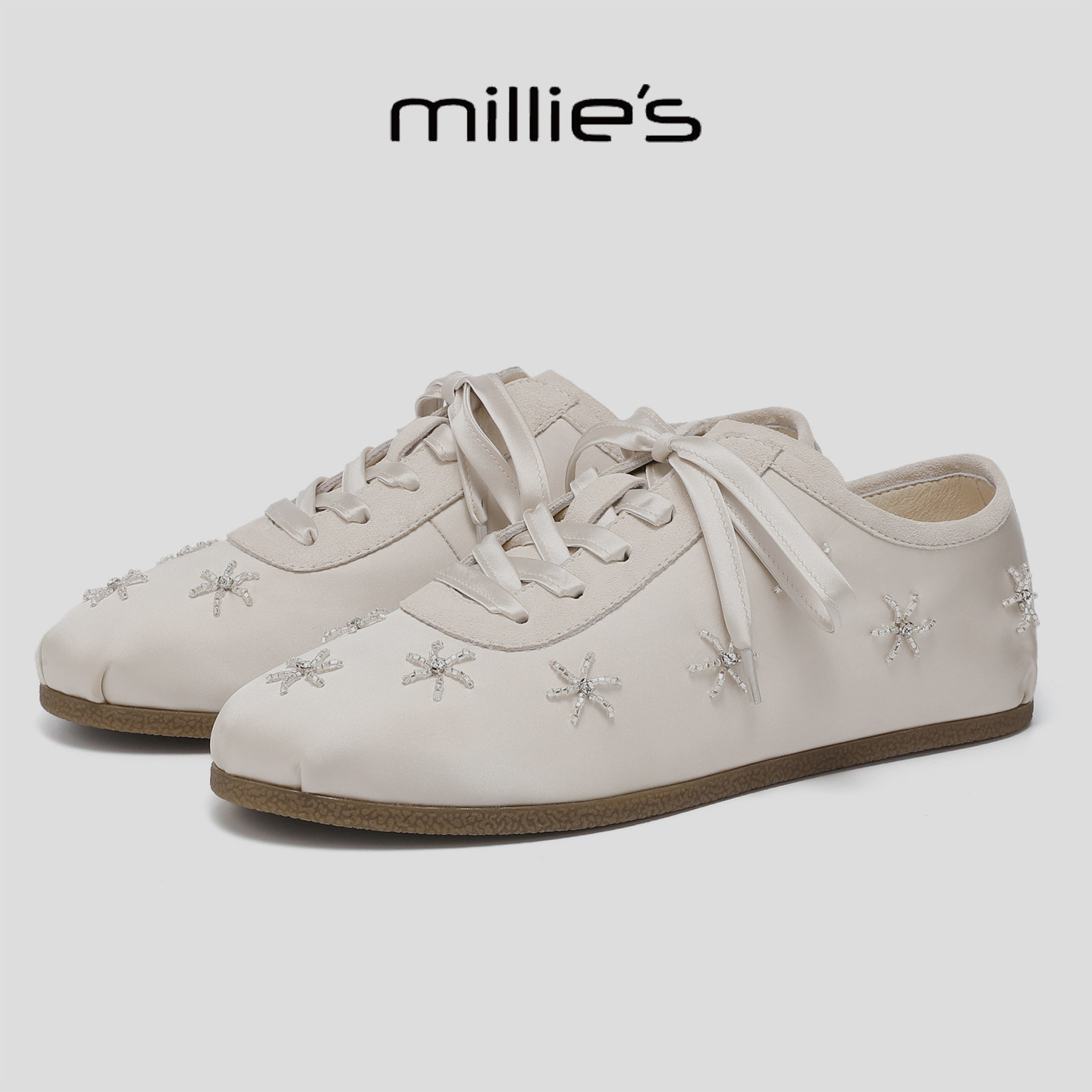 MILLIE'S/妙丽复古德训鞋女米白水钻系带平底休闲鞋百搭不累脚