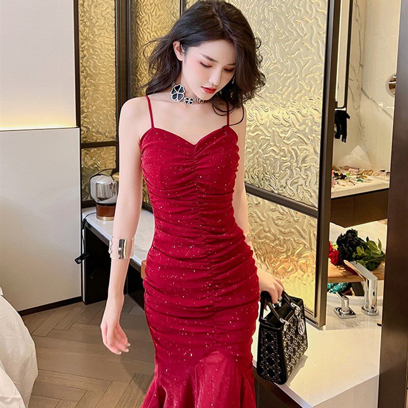 法式高级感褶皱亮片宴会晚礼服平时可穿气质轻奢鱼尾吊带连衣裙