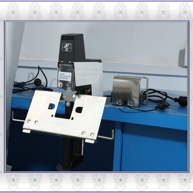 电动106型 骑马式装订机  带脚踏小型订书机  电动装订机 平钉