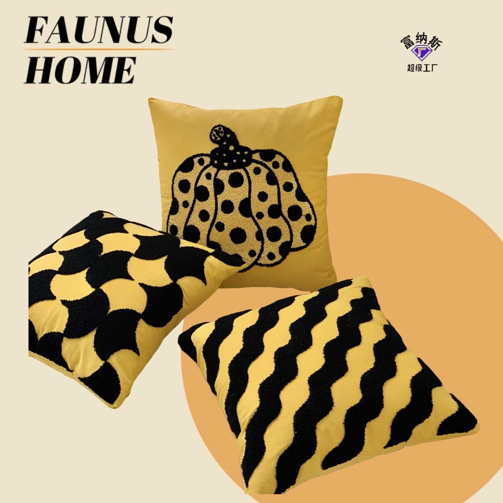 直销新款ins风波点南瓜刺绣抱枕潮玩偶沙发靠垫可爱抱枕套柔软立