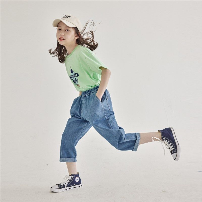 儿童春秋洋气简约浅蓝色牛仔裤2023新款女童纯棉宽松柔软长裤子,童装/婴儿装/亲子装,儿童牛仔裤,淘宝优惠券,粉丝福利购,淘宝优惠卷