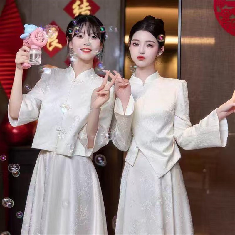 新中式伴娘服女2024新款秋冬姐妹团高级感平时可穿订婚礼服复古中