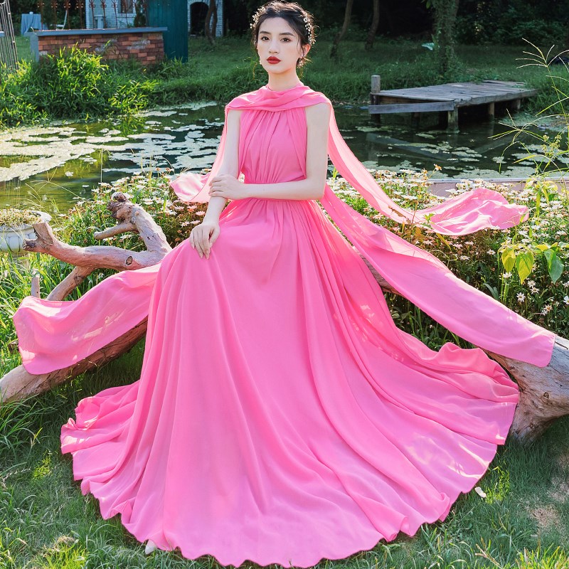 仙女粉红色小众法式连衣裙女显瘦气质名媛无袖挂脖雪纺大摆长裙子
