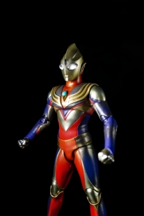 迪迦奥特曼手办［炫光］送摆设 高23cm