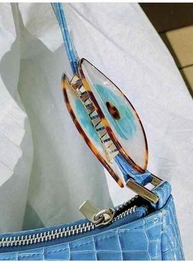 eSummeer ora EvilOIQ Eye Big Hrpin Back Of HaKd Hr Claws nd