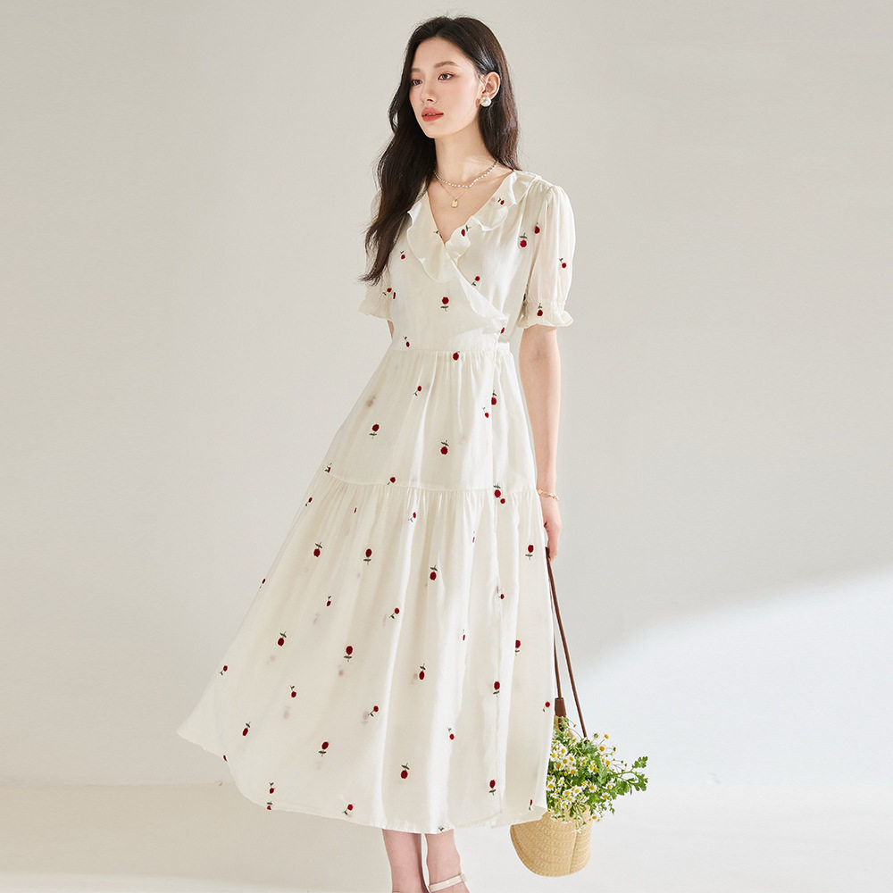 夏日弗朗~ 夏季立体绣花V领荷叶边收腰显瘦显腿长连衣裙18841